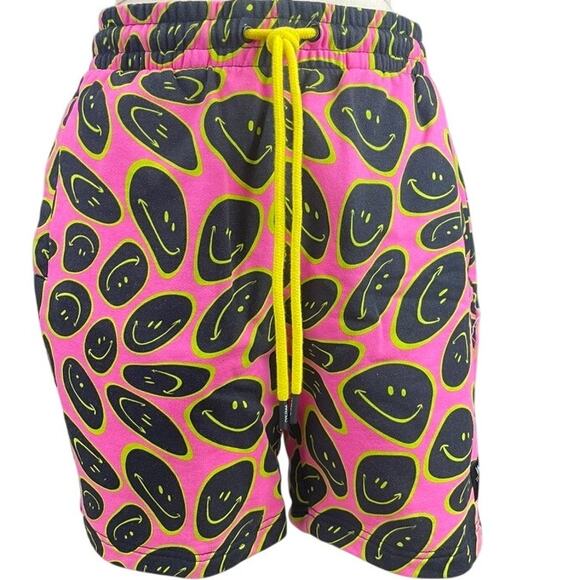 NWT WESC Pink Marty Trippy Smiley Cotton Shorts‎ Unisex (M/L) NEW Skate Grunge - Picture 1 of 6